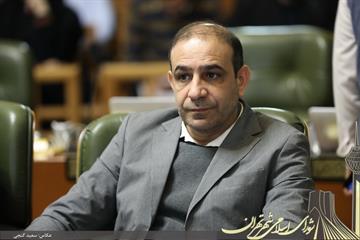 رییس کمیسیون عمران شورای شهر تهران در گفت‌وگو با اقتصاد آنلاین: فرمانداری به افزایش ۲۵درصدی کرایه تاکسی ایرادی نگرفته است/ ضرورت اجباری شدن استفاده از ماسک در حمل‌ونقل عمومی